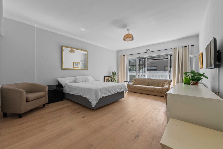 To Let 1 Bedroom Property for Rent in Sea Point Western Cape